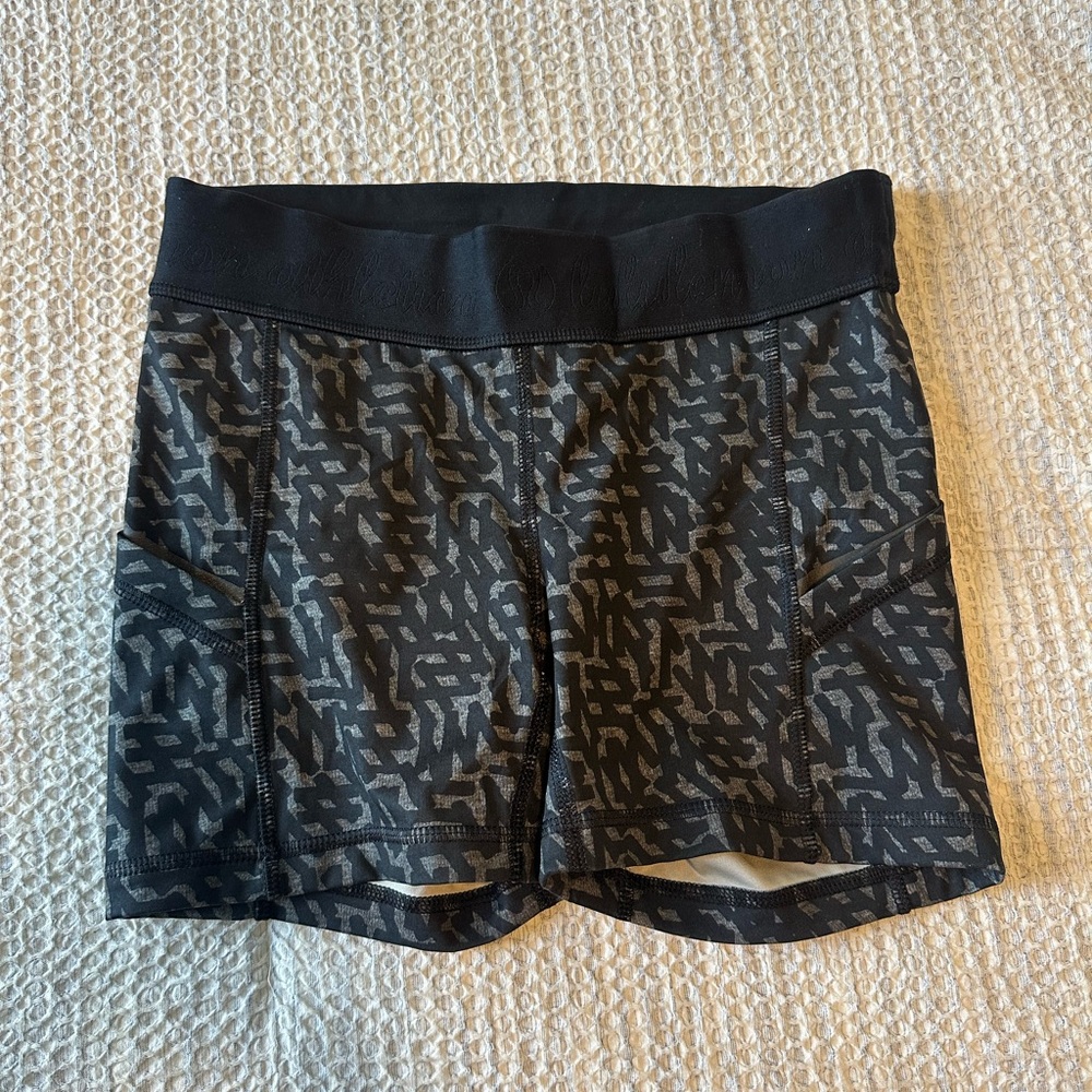 Black Patterned Lululemon Spandex